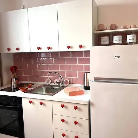 דירה Dimora Preziosa 2 *
